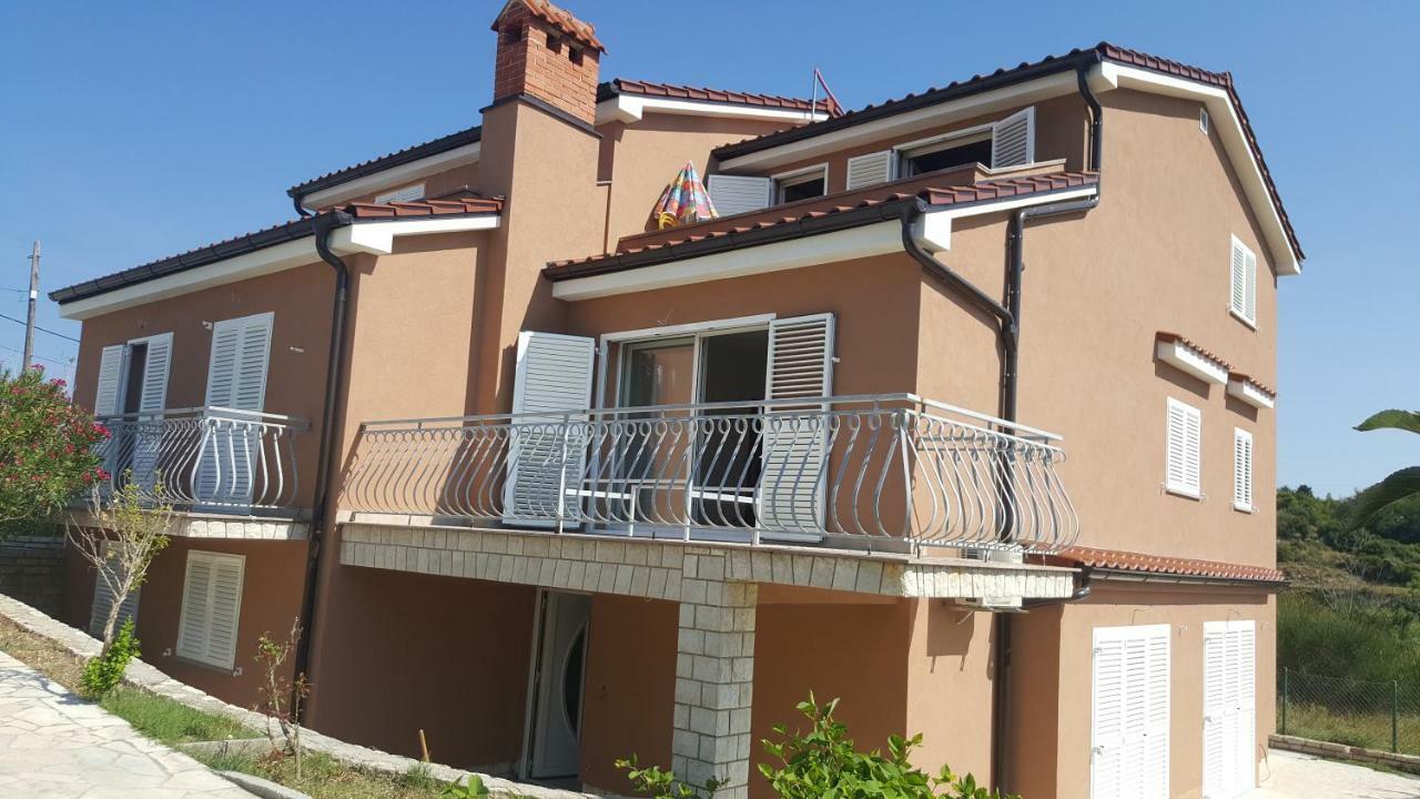 Apartments Mestrovic Лопар Экстерьер фото